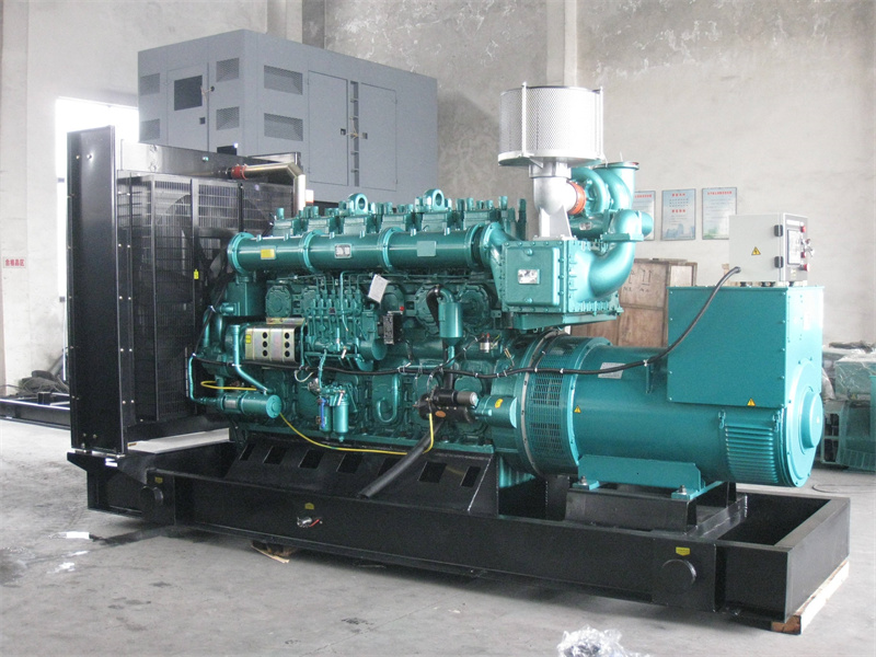 珙县200KW 柴油发电机的油耗是多少?